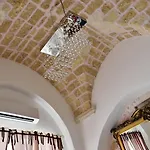 Palazzo Palmieri Tatil Evi *